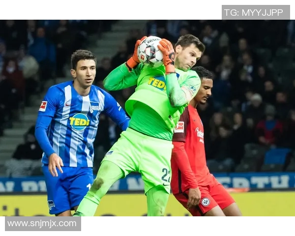 柏林赫塔客场逼平法兰克福,德甲积分榜领先优势被缩小 柏林赫塔客场逼平法兰克福,德甲积分榜领先优势被缩小