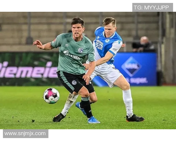 沙尔克04主场溃败,降级危机加剧 沙尔克04主场溃败,降级危机加剧