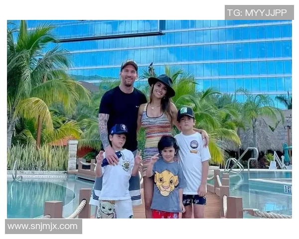 网红超模秒杀老帽子，梅西妻巧妙混搭引关注