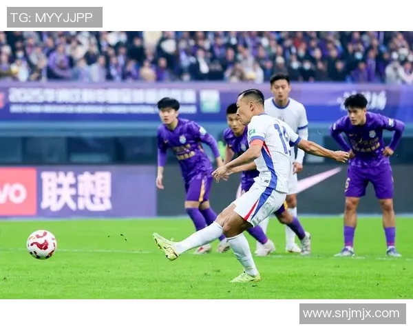 直击中超_北京国安主场胜上海申花，继续领跑积分榜，球迷热议战术和表现