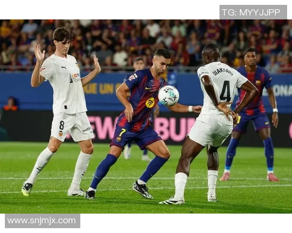 瓦伦西亚主帅辞职，球队表现低迷引发冲突高层紧急处置